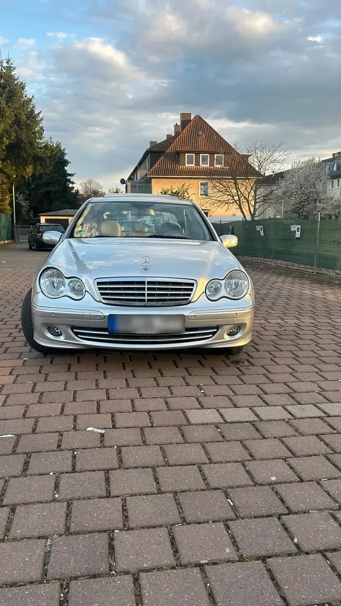 Gebraucht Mercedes C180 Elegance 143 PS (105 kW) 2007 Silber Limousine