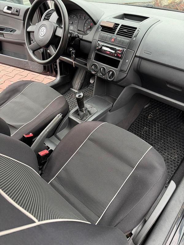Gebraucht VW Polo 64 PS (47 kW) 2004 Schwarz Kleinwagen