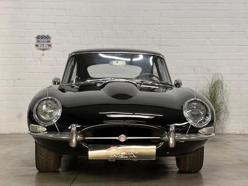 Second-hand Jaguar E-Type 193 CP (141 kW) 1966 Negru Coupe