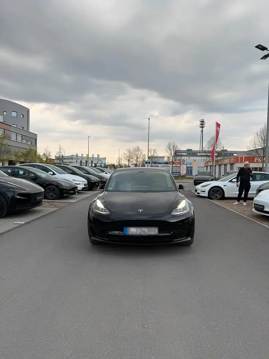 Occasion Tesla Model 3 Standard Range Plus 239 kW (325 PK) 2020 Zwart Sedan