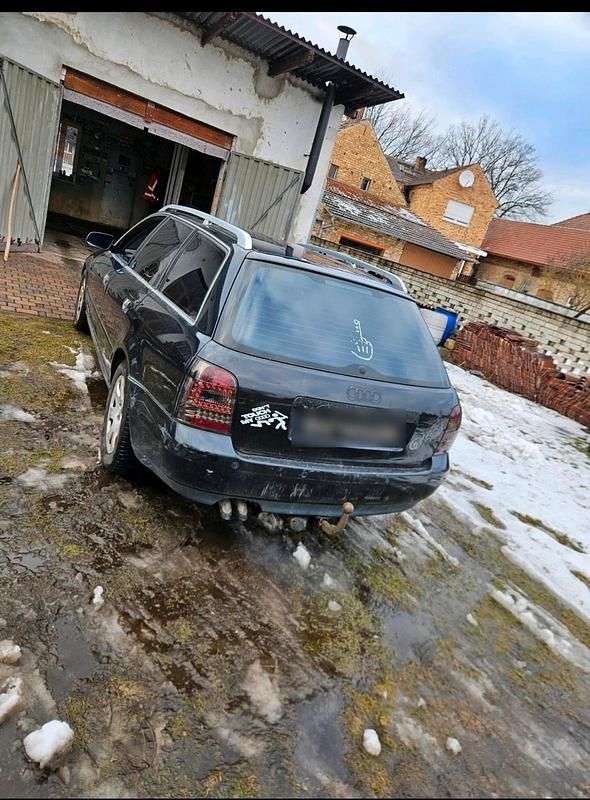 Gebraucht Audi A4 Basis 150 PS (110 kW) 2001 Schwarz Kombi