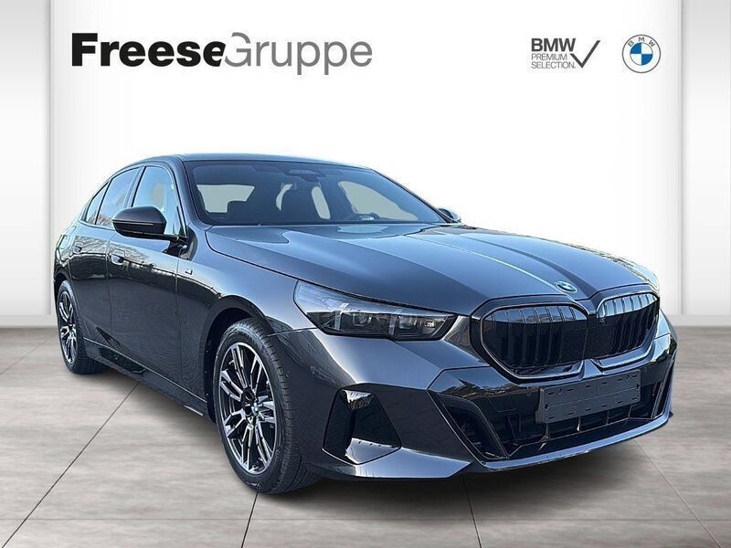 Sophistograu brillanteffekt me Neu 2025 BMW 520 M Sport Limousine | 64.990 € (Etwas zu teuer) - Bild 1/4