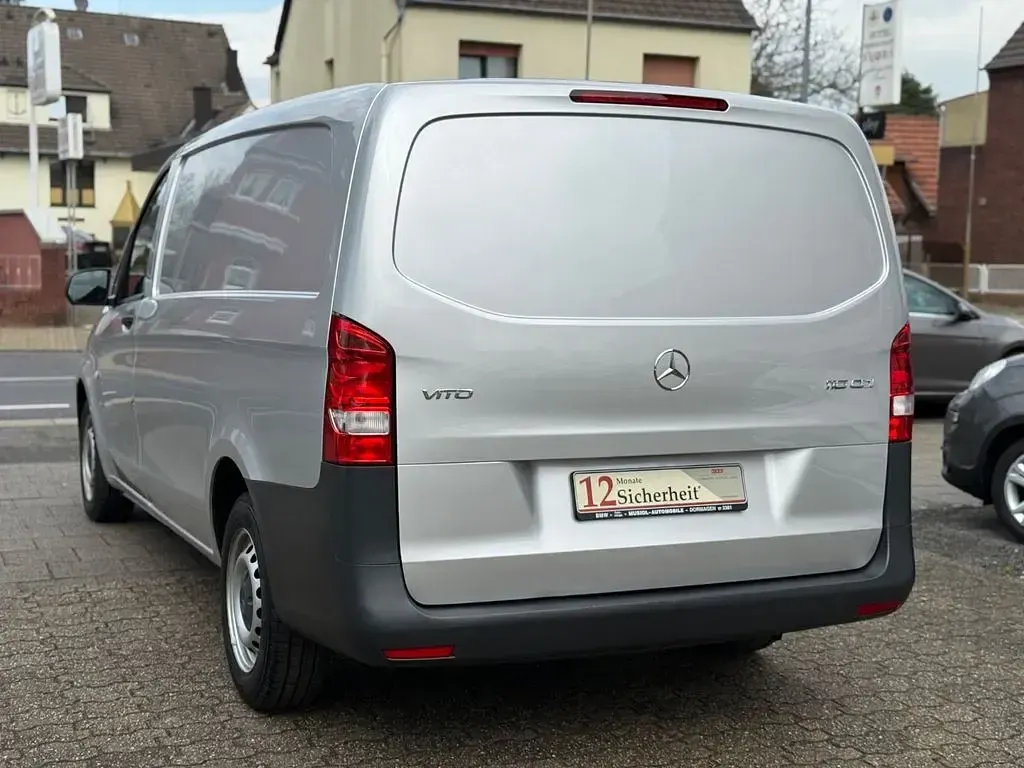 Gebraucht Mercedes Vito 102 PS (75 kW) 2020 Brillantsilber metallic Van