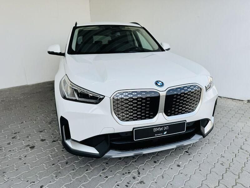 Weiß Neu 2025 BMW iX1 Performance SUV | 47.289 € (Superpreis) - Bild 1/4