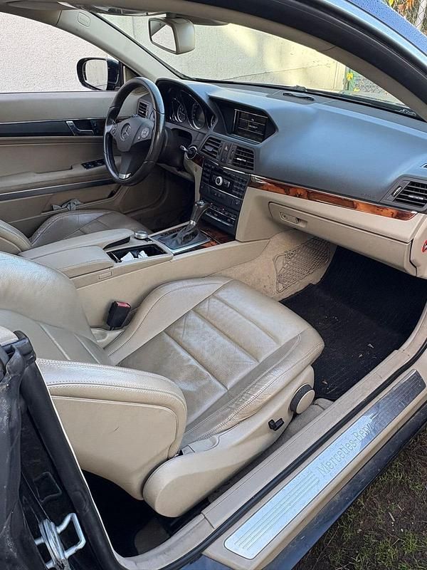 Gebraucht Mercedes E350 231 PS (169 kW) 2009 Schwarz Coupé