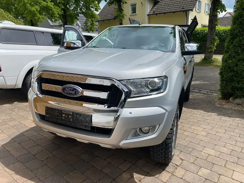 Używany Ford Ranger XLT 160 KM (117 kW) 2017 Srebrny Pickup