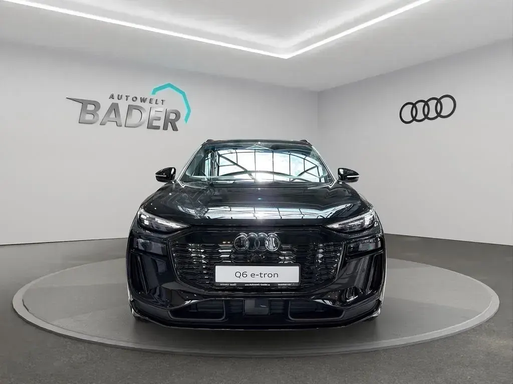 Neu Audi Q6 e-tron Sport 139 kW (190 PS) 2026 Schwarz SUV