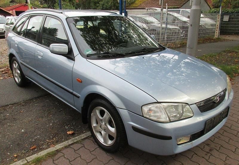 Blau Gebraucht 2000 Mazda 323 Kleinwagen | 1.950 € (Etwas zu teuer) - Bild 1/4