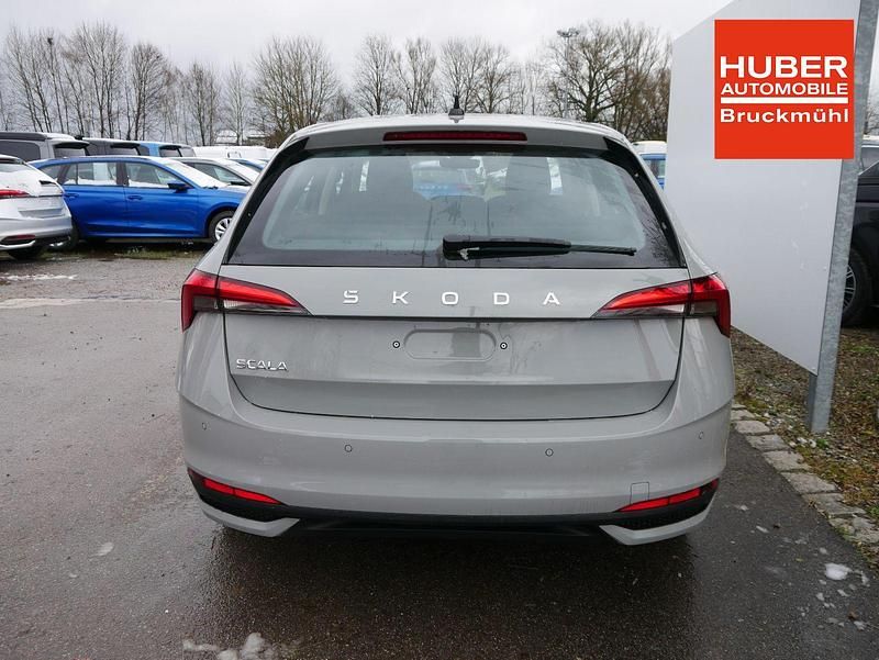 Neu Skoda Scala Selection 116 PS (85 kW) 2026 Stahlgrau Kleinwagen