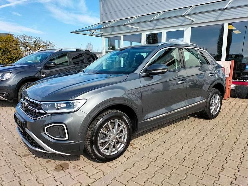 Gebraucht VW T-Roc Style 150 PS (110 kW) 2023 Indiumgrau metallic SUV