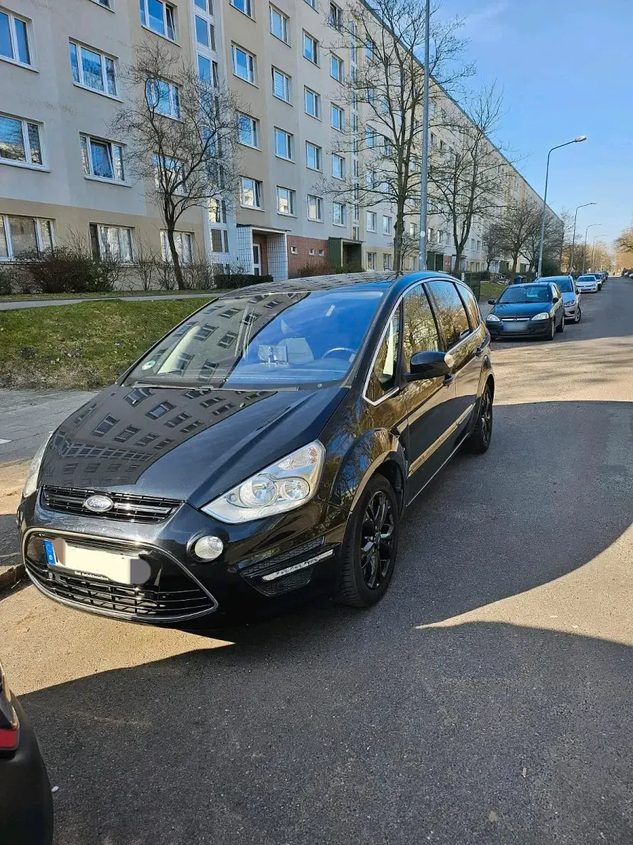 Gebraucht Ford S-MAX Titanium 140 PS (102 kW) 2015 Schwarz Van / Kleinbus