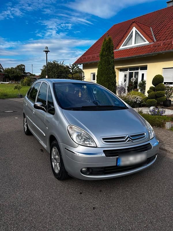 Silber Gebraucht 2006 Citroën Xsara Picasso Van / Kleinbus | 2.400 € (Teuer) - Bild 1/4