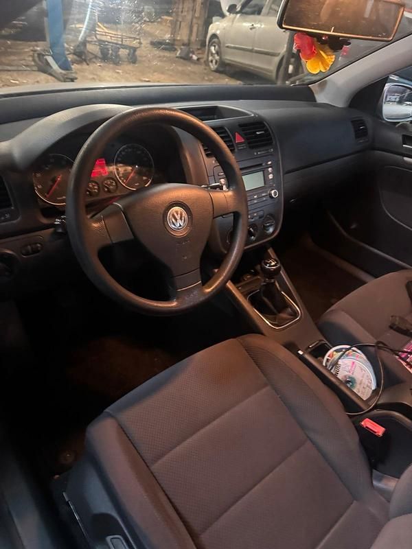 Gebraucht VW Golf IV 102 PS (75 kW) 2005 Silber Kleinwagen