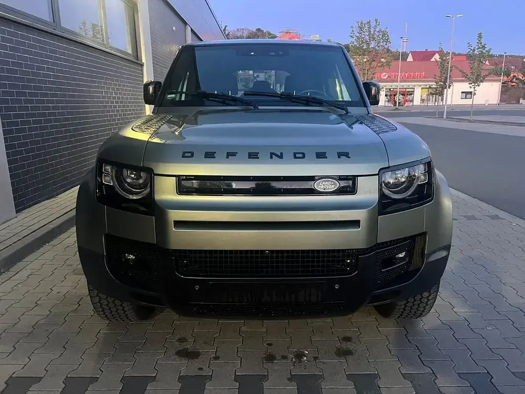 Gebraucht Land Rover Defender SE 400 PS (294 kW) 2021 Grün SUV