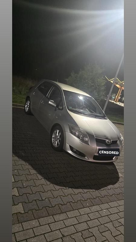 Silber Gebraucht 2008 Toyota Auris Limousine | 4.500 € (Fairer Preis) - Bild 1/4