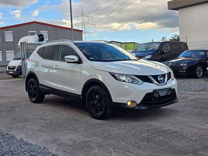 Weiß Gebraucht 2016 Nissan Qashqai Visia SUV | 12.890 € (Fairer Preis) - Bild 1/4
