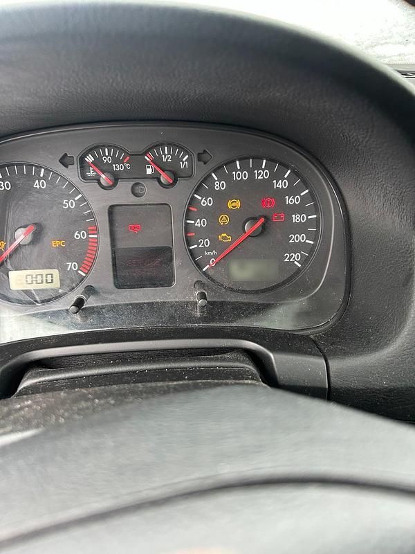 Gebraucht VW Golf IV 75 PS (55 kW) 2001 Silber Kleinwagen