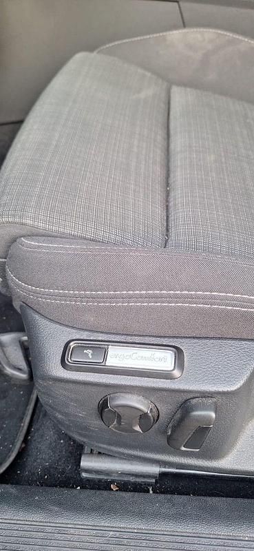 Gebraucht VW Passat 140 PS (102 kW) 2020 Grau Kombi