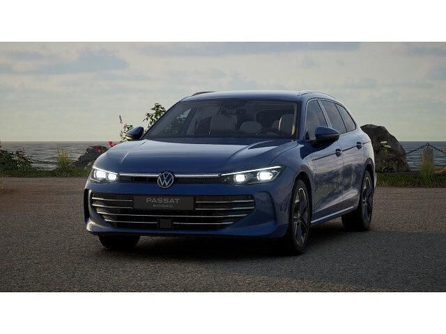 Reef blue metallic (metallic) Gebraucht 2024 VW Passat Limousine | 44.888 € (Superpreis) - Bild 1/4