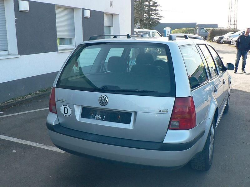Gebraucht VW Golf IV Basis 116 PS (85 kW) 2000 Silber Kombi