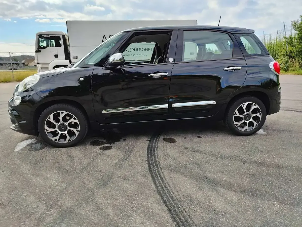 Gebraucht Fiat 500L Lounge 95 PS (69 kW) 2018 Cinema schwarz Van / Kleinbus