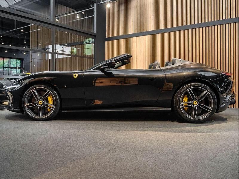 Gebraucht Ferrari Roma 620 PS (456 kW) 2024 Schwarz Cabrio