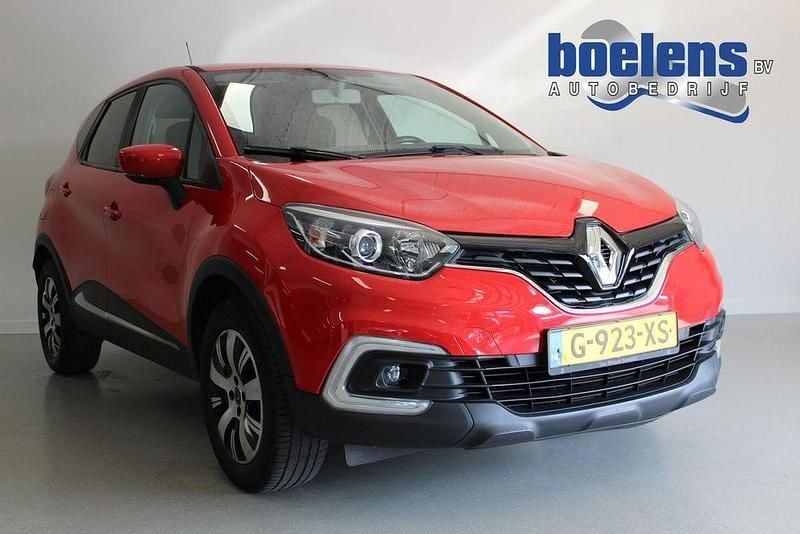 Rot Gebraucht 2020 Renault Captur LIMITED SUV | 10.970 € (Guter Preis) - Bild 1/4