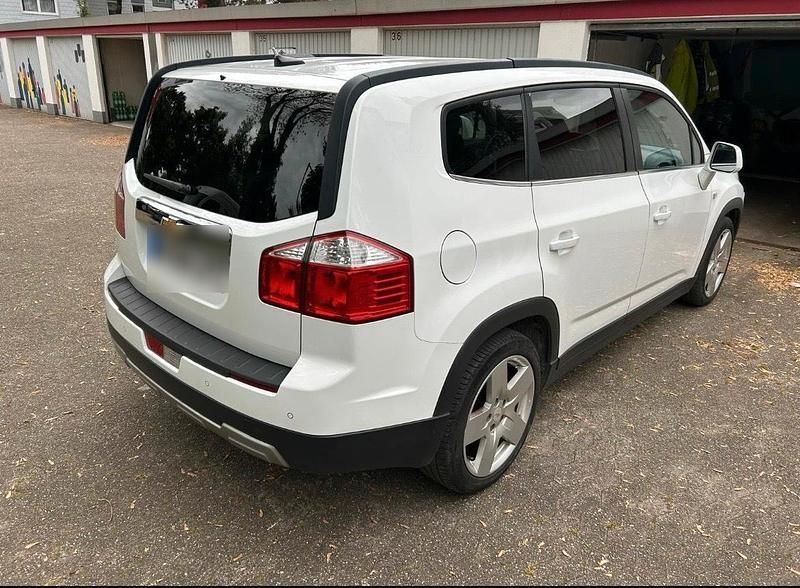 Gebraucht Chevrolet Orlando 163 PS (119 kW) 2012 Weiß Van / Kleinbus