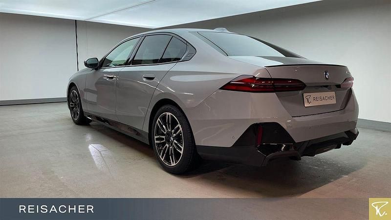 Neu BMW 520 Performance 197 PS (144 kW) 2025 Grau Limousine
