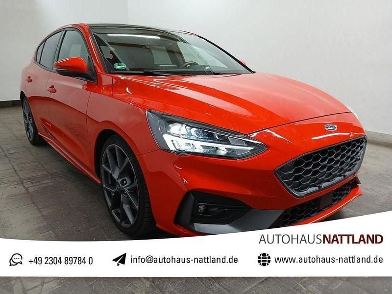 Racerot Gebraucht 2021 Ford Focus Performance Edition Limousine | 27.950 € (Guter Preis) - Bild 1/4