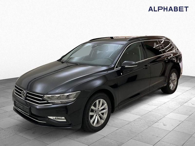 Deep black perleffekt (metallic) Gebraucht 2022 VW Passat Business Kombi | 20.590 € (Fairer Preis) - Bild 1/4