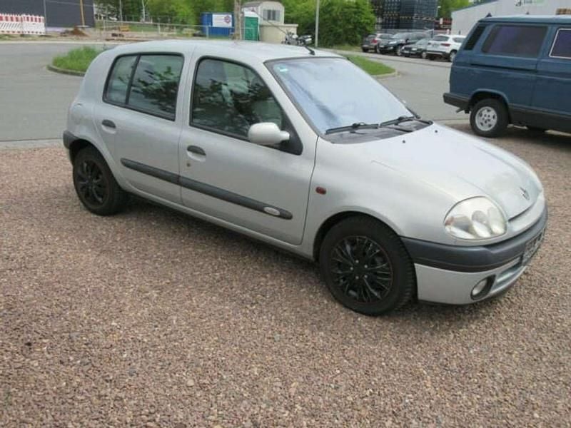 Gebraucht Renault Clio II Initiale Paris 107 PS (78 kW) 2001 Grau boreal Kleinwagen
