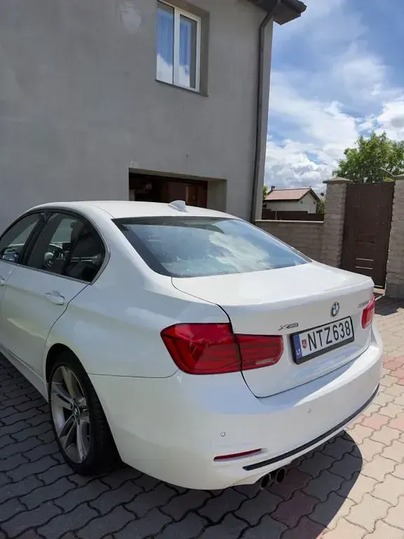Gebraucht BMW 330 Sport Line 252 PS (185 kW) 2017 Weiß Limousine