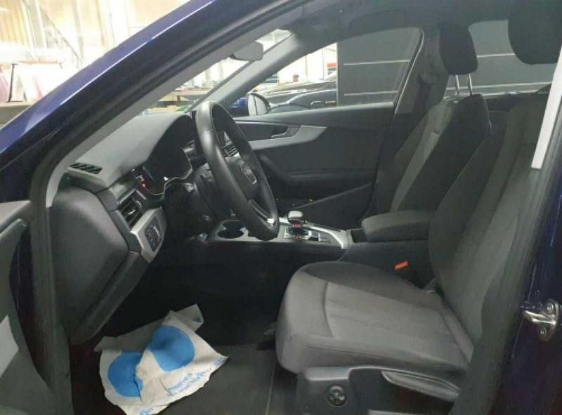 Gebraucht Audi A4 S-Line 204 PS (150 kW) 2022 Navarrablau metallic Kombi