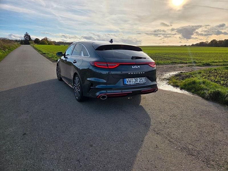 Gebraucht Kia ProCeed GT 204 PS (150 kW) 2022 Grau Kleinwagen