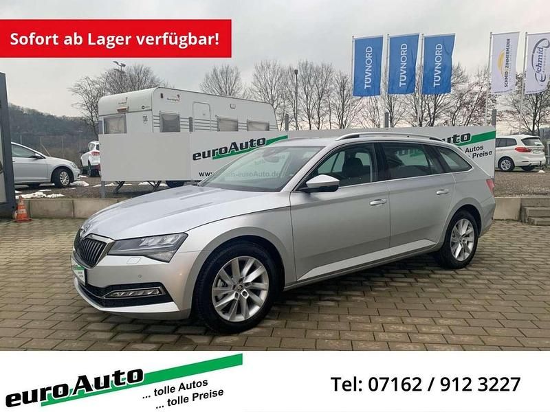 Brillant silber metallic Gebraucht 2024 Skoda Superb Style Kombi | 33.990 € (Superpreis) - Bild 1/4