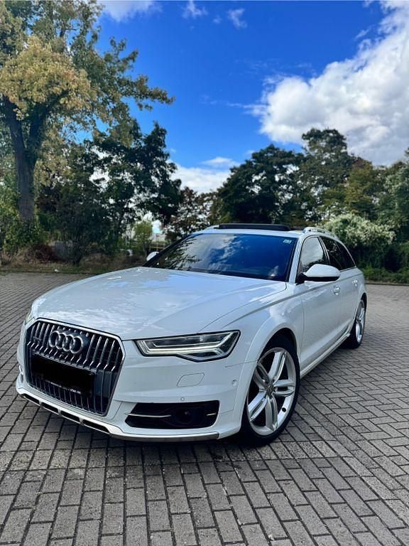 Weiß Gebraucht 2018 Audi A6 Allroad Comfort Kombi | 27.799 € (Teuer) - Bild 1/4