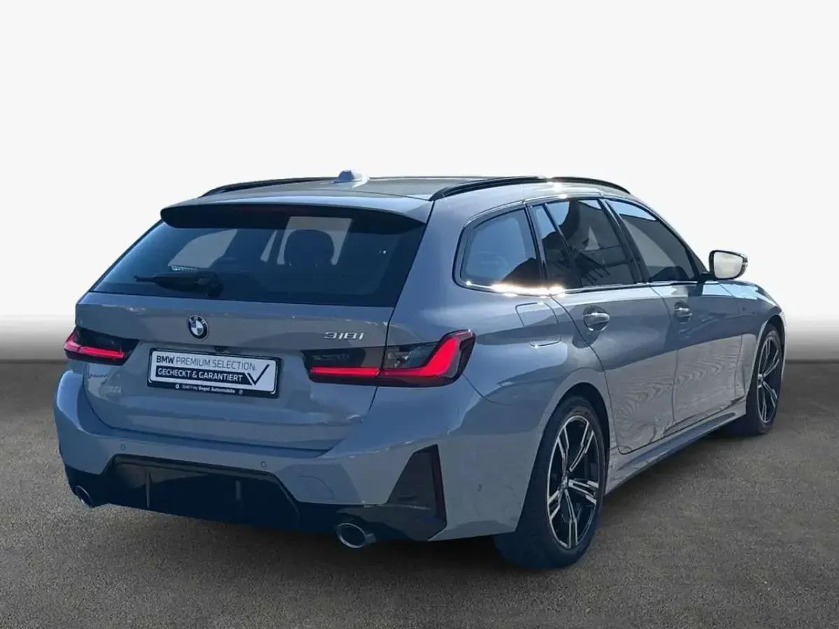Gebraucht BMW 318 Performance 156 PS (114 kW) 2025 Brooklyn grau metallic Kombi