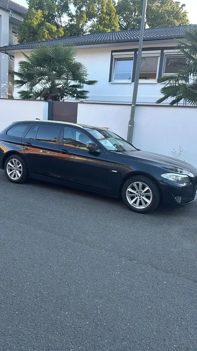 Gebraucht BMW 530 245 PS (180 kW) 2010 Schwarz Kombi