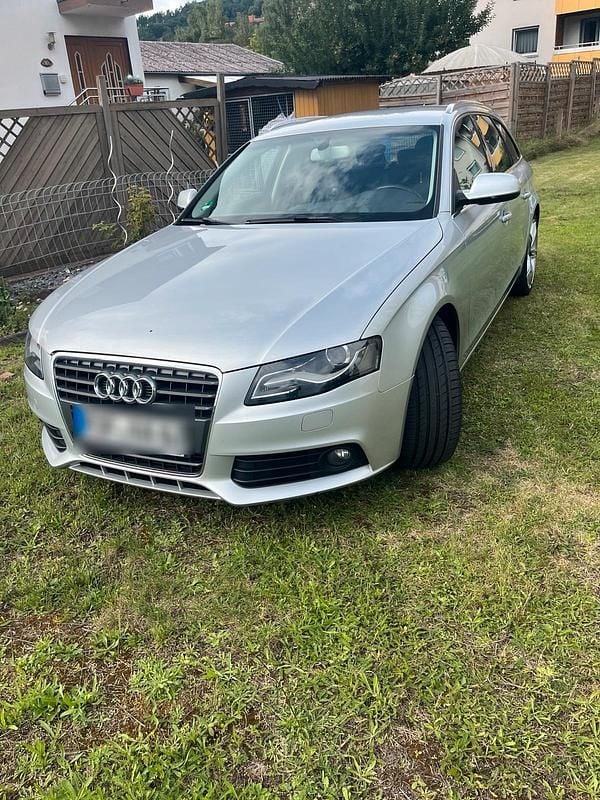 Silber Gebraucht 2011 Audi A4 Kombi | 4.000 € (Superpreis) - Bild 1/4
