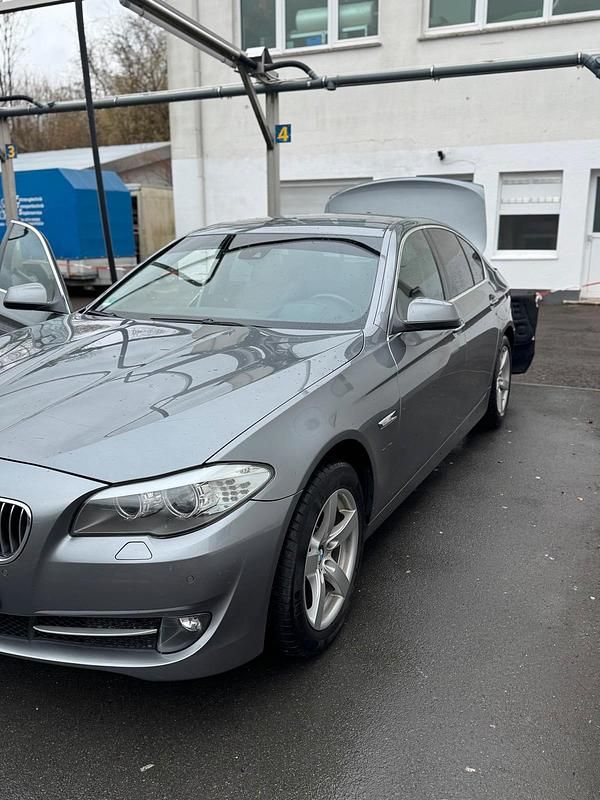 Gebraucht BMW 530 245 PS (180 kW) 2011 Grau Limousine