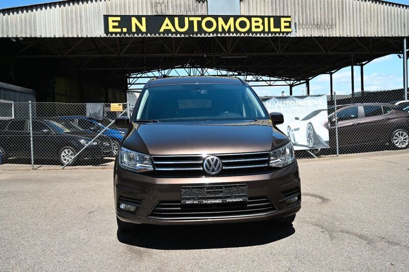 Braun Gebraucht 2016 VW Caddy Maxi Comfortline Van / Kleinbus | 20.900 € (Teuer) - Bild 1/4