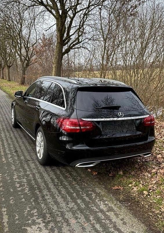 Gebraucht Mercedes C200 150 PS (110 kW) 2018 Schwarz Kombi