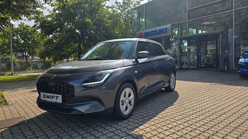 Grau Neu 2025 Suzuki Swift Comfort Limousine | 20.650 € - Bild 1/4