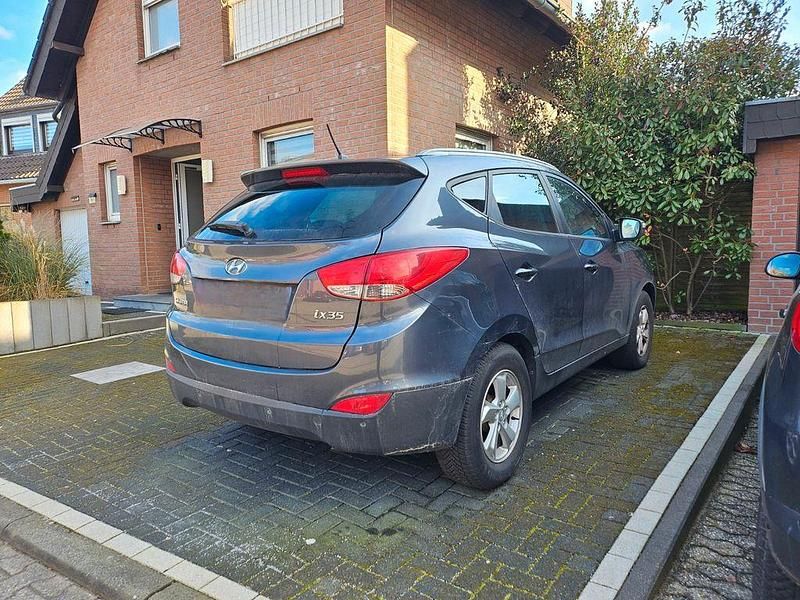 Gebraucht Hyundai ix35 163 PS (119 kW) 2011 Grau SUV