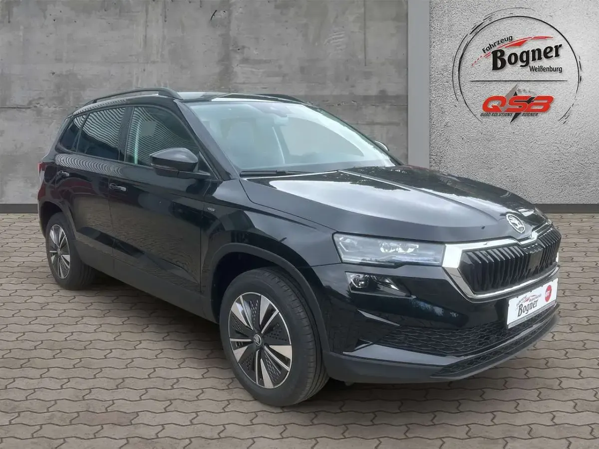 Neu Skoda Karoq Tour 150 PS (110 kW) 2025 Schwarz SUV