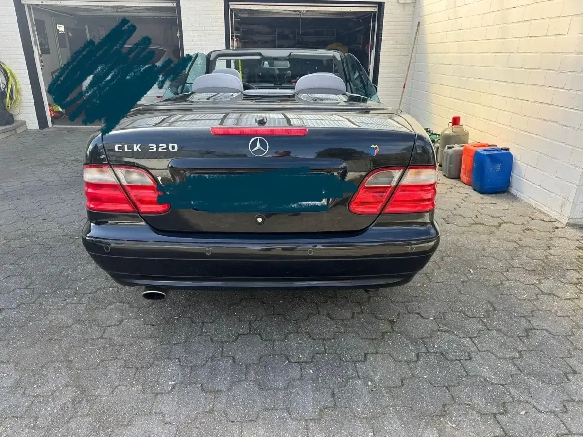 Gebraucht Mercedes CLK320 218 PS (160 kW) 2001 Schwarz Cabrio