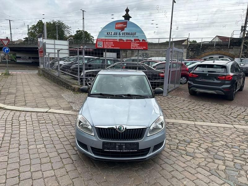 Blau Gebraucht 2011 Skoda Fabia Cool Edition Limousine | 2.990 € (Guter Preis) - Bild 1/4