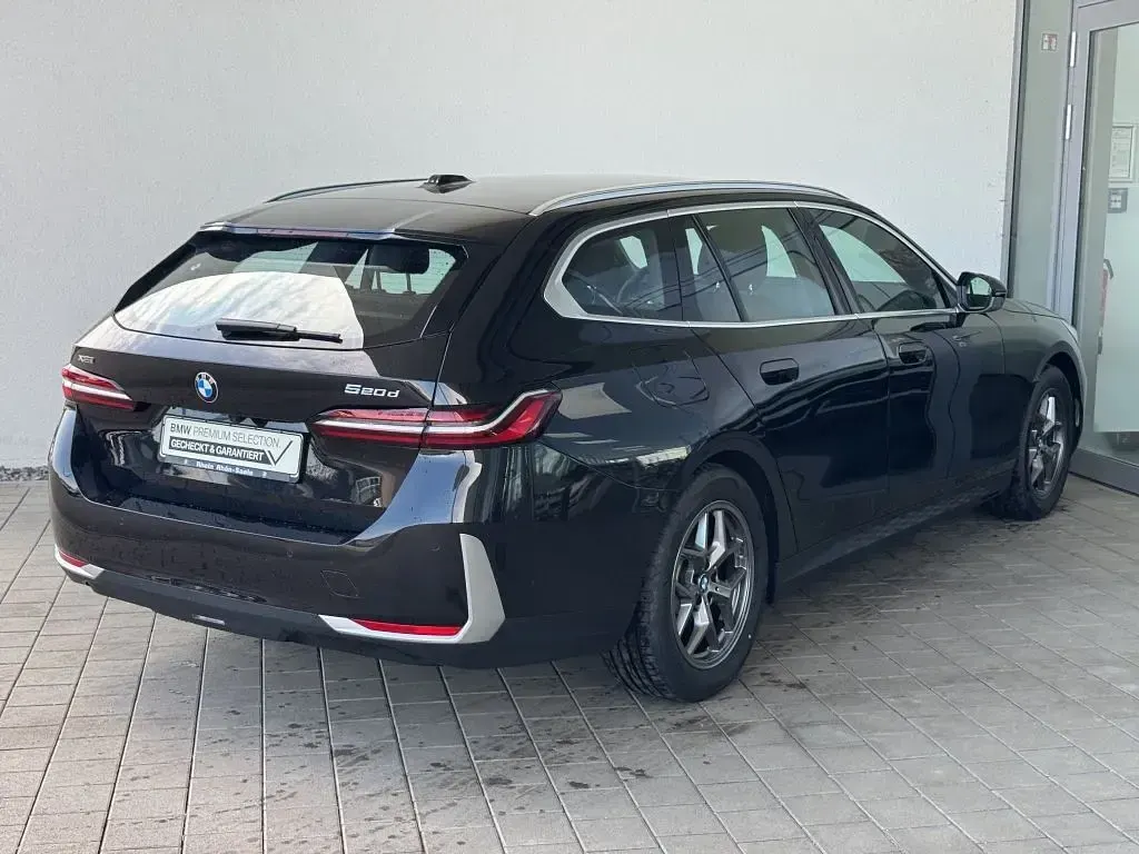 Second-hand BMW 520 197 CP (144 kW) 2025 Negru Break