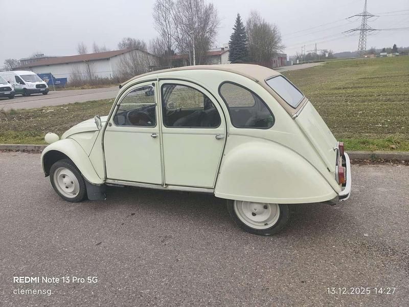 Beige Gebraucht 1976 Citroën 2CV Limousine | 7.500 € - Bild 1/4